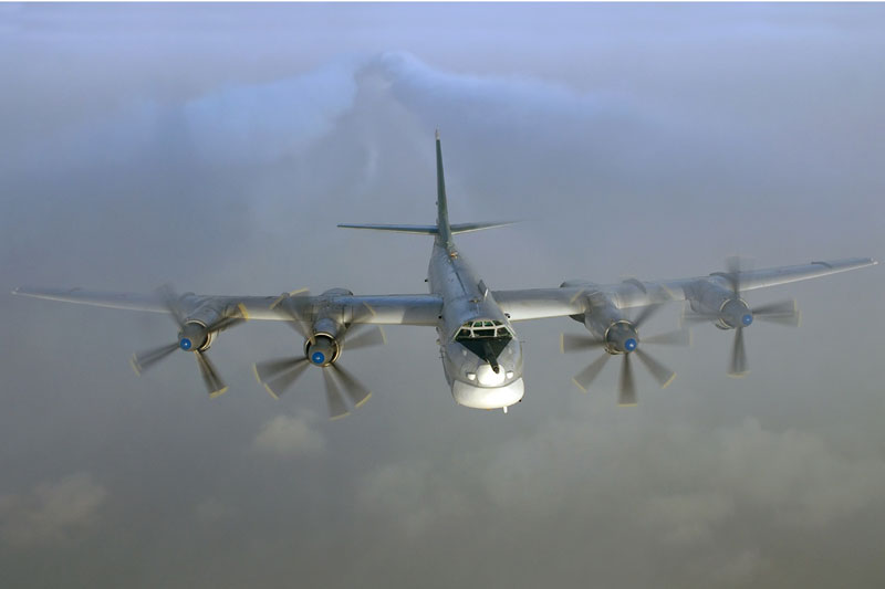 Máy bay ném bom có người lái Tu-95