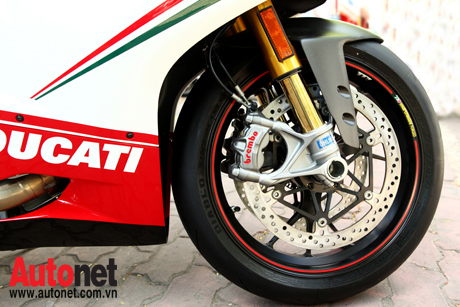 1199S Panigale Tricolore sở hữu hệ thống chống bó cứng phanh ABS thế hệ mới nhất của Ducati