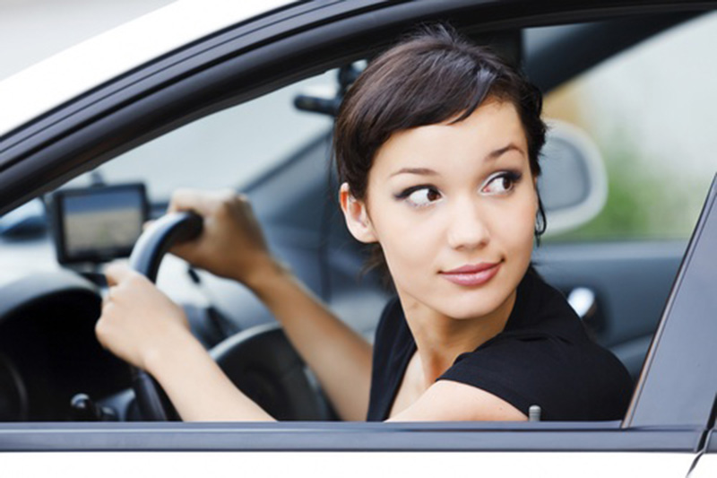 Phụ nữ lái xe cẩn thận hơn nam giới, vì vậy họ lái xe an toàn hơn?