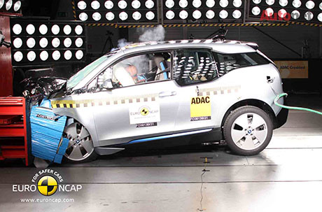 BMW i3 không đạt điểm tối đa trong các bài kiểm tra an toàn