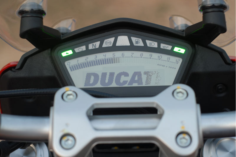 Ducati có vẻ không muốn thay đổi thiết kế đồng hồ cho các mẫu xe của mình