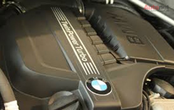 Các hãng sản xuất xe hơi đều khuyến cáo khách hàng nên sử dụng loại dầu nhớt nào phù hợp cho xe