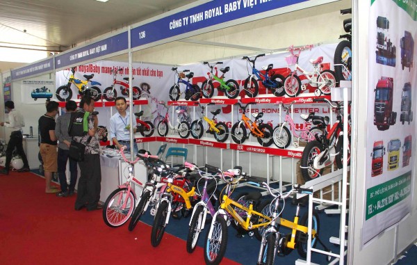 The phrase “electric bicycle everywhere” can be used to describe Auto Expo 2015