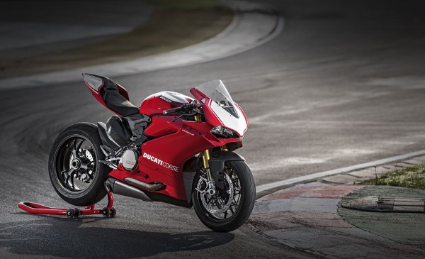 Ducati 1299 Panigale sẽ có 3 phiên bản đó là bản tiêu chuẩn, S và R