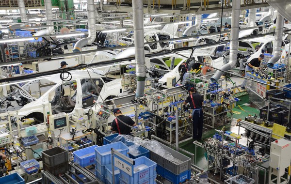 Tại nhà máy Toyota Tsutsumi, một dây chuyền sản xuất “đơn giản, gọn nhẹ” đã giúp cho Toyota chỉ mất 55 giây để lắp ráp xong một chiếc xe