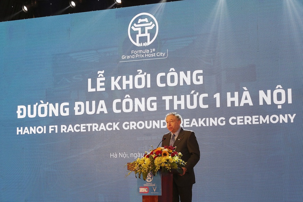 Ông Jean Todt, Chủ tịch Liên đoàn Ô tô Quốc tế cho biết việc Hà Nội tổ chức giải đua công thức 1 sẽ giúp tuyên truyền về an toàn giao thông tại Việt Nam.