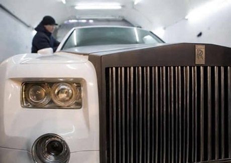 Lưới tản nhiệt đặc trưng của Rolls Royce