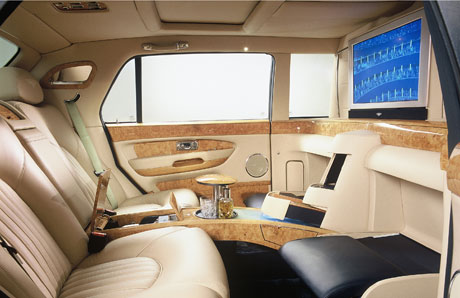 Nội thất sang trọng trên mẫu Bentley Arnage Limousine