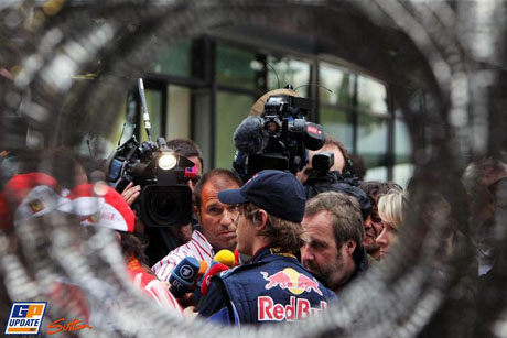 Vettel phải ngậm ngùi rời cuộc đua