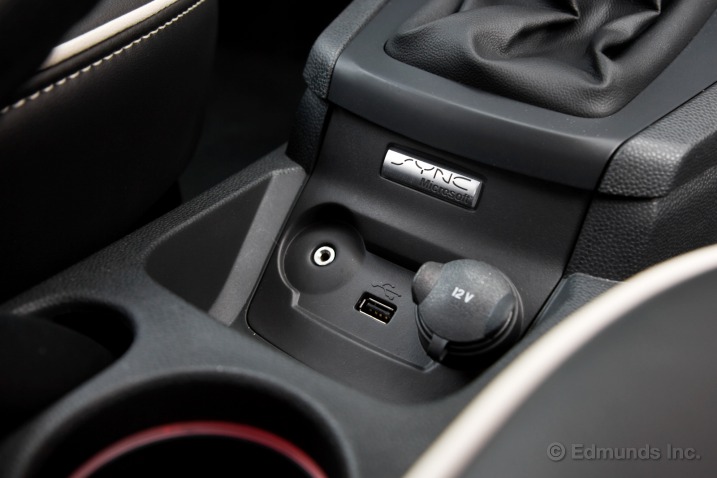 Ford Fiesta SES 2011: Xe nhỏ chất lượng cao