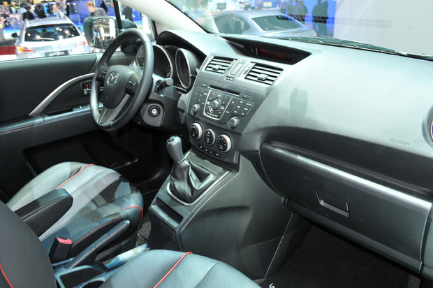 Mazda5 2011 có giá từ 19.900USD