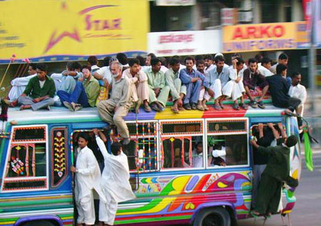 Hãi hùng giao thông ở Pakistan