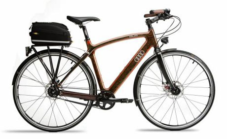 Audi “khoe” xe đạp gỗ