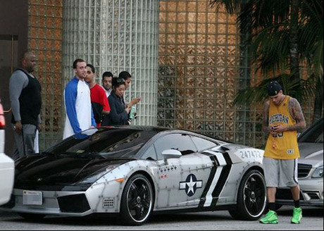 Bộ đôi Chris Brown-Lamborghini Gallardo