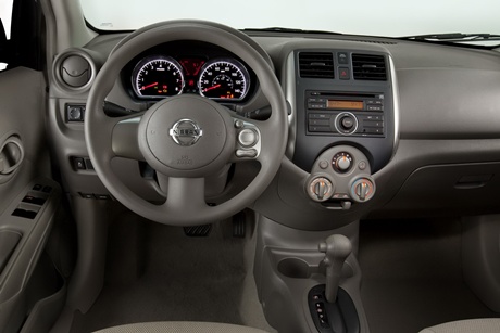 Nissan Versa 2012 giá cực thấp