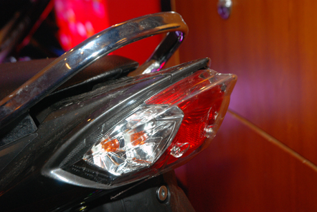 Đèn hậu Taurus 2011 mang thiết kế đẹp, trẻ trung hơn phiên bản cũ