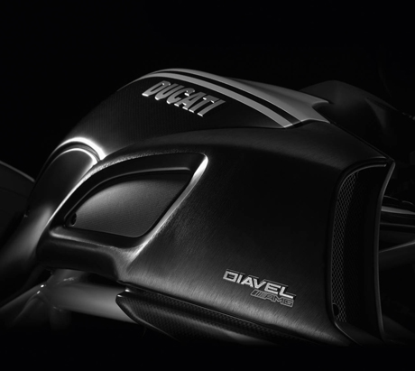 Diavel Carbon AMG Special Edition sẽ đứng cạnh những mẫu xe hơi AMG khác?