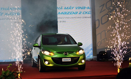 Khánh thành nhà máy, Vina-Mazda xuất xưởng Mazda 2