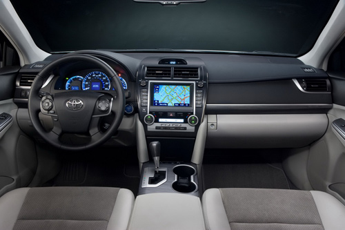 Toyota Camry ‘ghi điểm’ về độ an toàn