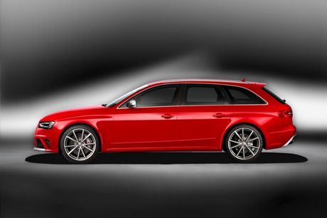 Audi giới thiệu RS4 Avant 2012