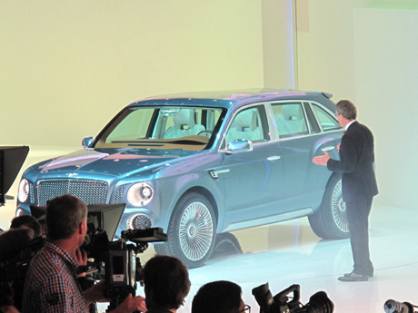 Lộ diện SUV của Bentley tại Geneva: EXP 9 F concept