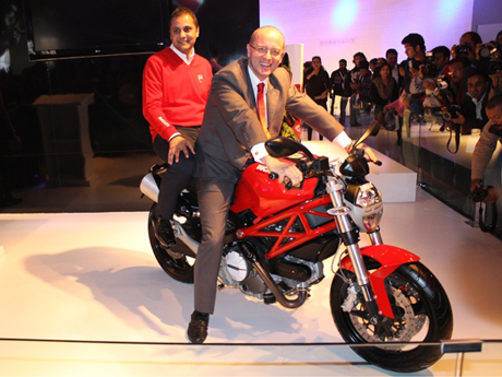 Ducati 795 trong triển lãm ôtô xe máy Delhi Auto Show hồi đầu năm 2012 