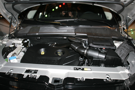 Khối động cơ xăng turbocharged Si4 240 mã lực 340 Nm