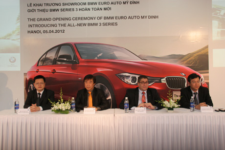 BMW Euro Auto vừa khai trương phòng trưng bày tại Mỹ Đình và chính thức ra mắt BMW Series 3 tại Hà Nội