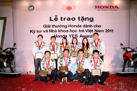 Giải thưởng Honda YES 2012 bao gồm 2 giai đoạn: Giải thưởng YES và Phần thưởng YES Plus