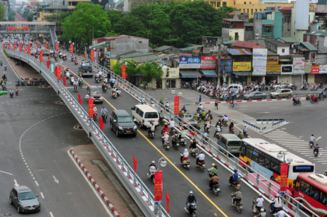 Hà Nội – Hai cầu vượt lắp ghép đã thông xe