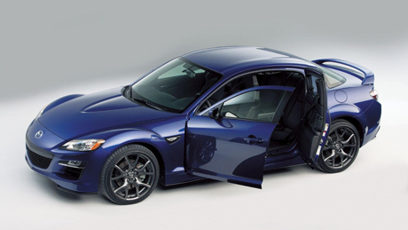 Mazda RX-8 không chỉ nổi tiếng với động cơ rotary mà còn bởi kiểu cửa... tự sát 