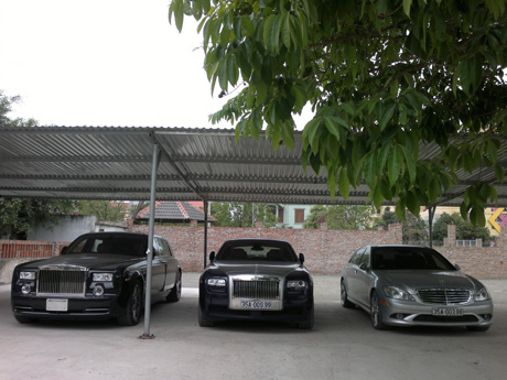 Phantom rồng trong gara siêu xe trong ngày đầu về Ninh Bình 