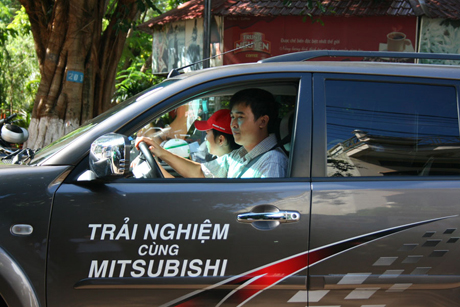 Trải nghiệm Mitsubishi Caravan