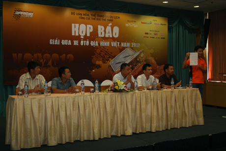 Khởi động Giải đua xe ôtô địa hình Việt Nam 2012