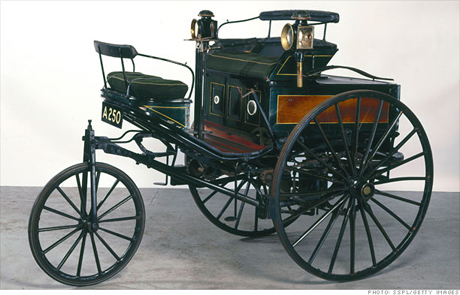 Chiếc xe sử dụng động cơ đốt trong đầu tiên của thế giới