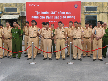 Honda Việt Nam phối hợp tập huấn kỹ thuật LXAT cho CSGT, CS dẫn đoàn tại 6 tỉnh, thành phố