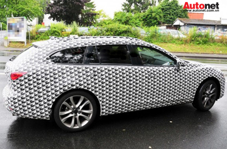 Mazda 6 2013 trong lúc thử nghiệm với lớp áo nguỵ trang