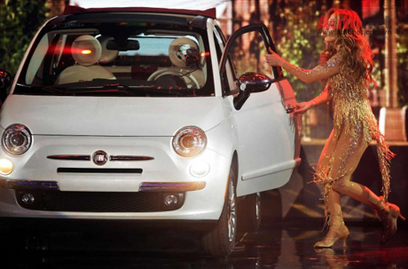 Ca sĩ Jennifer Lopez là fan của chiếc Fiat 500C