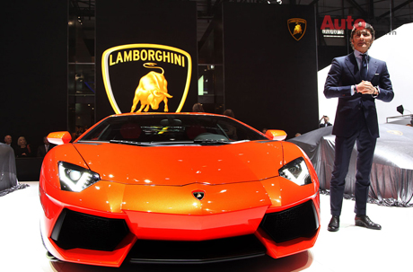 Trước mắt Lamborghini chưa có ý định sản xuất Aventador 4 chỗ ngồi