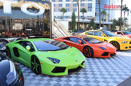 Gian hàng có mặt nhiều siêu xe Aventador của Lamborghini