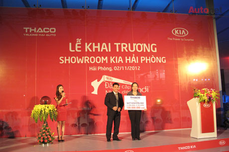 Thaco Trường Hải khai trương showroom Kia mới