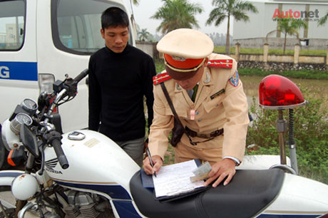 Hà Nội: Phạt 19 trường hợp ôtô không chính chủ
