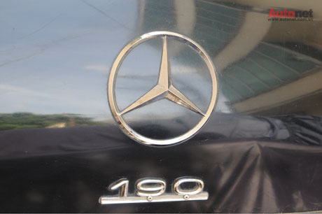 logo của Mercedes Ponton 190