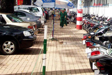 Hà Nội: Tăng phí sử dụng hè, lề đường từ 01/2013