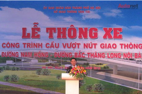 Chủ tịch UBND TP Hà Nội phát biểu tại lễ thông xe