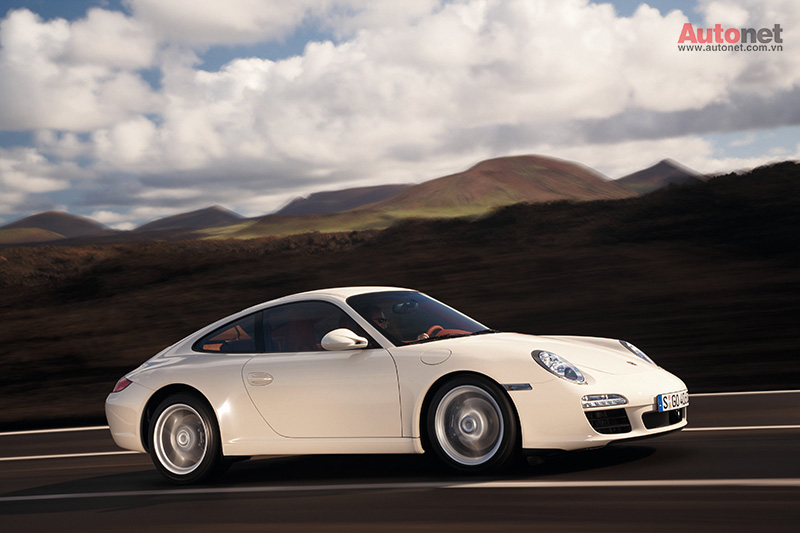 Porsche 911 vẫn không có nhiều thay đổi sau gần nửa thế kỷ nhờ kiểu dáng 