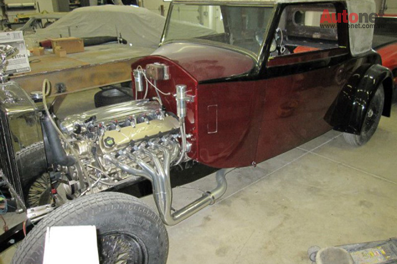 Động cơ V10 của Viper được trang bị trên Rolls-Royce cổ