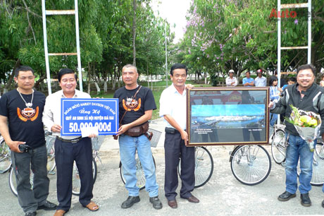 Một chuyến ủng hộ học sinh nghèo vượt khó của HOG Hà Nội tại huyện Giá Rai
