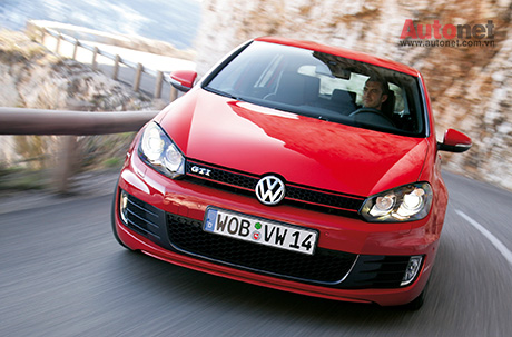 Volkswagen Golf đạt giải World Car of the Year 2013