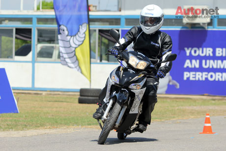 Buổi thử nghiệm lốp được diễn ra tại đường đua Thailand Circuit